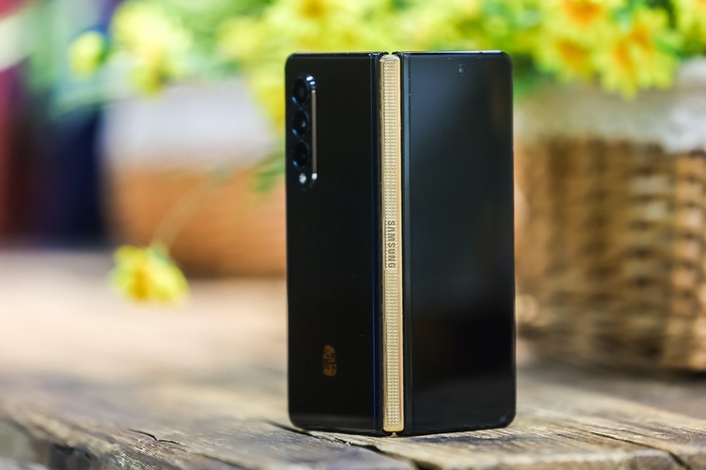 耀世登临精诚之作心系天下三星w225g展现你的优雅高贵