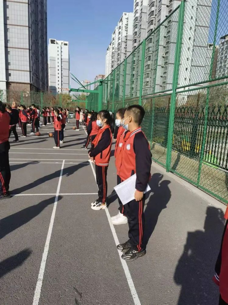 【兵团二中红光山校区】我是校园小主人 争做靓丽风景线