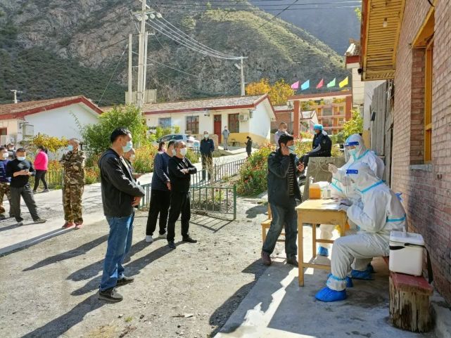 按照迭部县疫情联防联控指挥部要求,电尕林场积极配合医护工