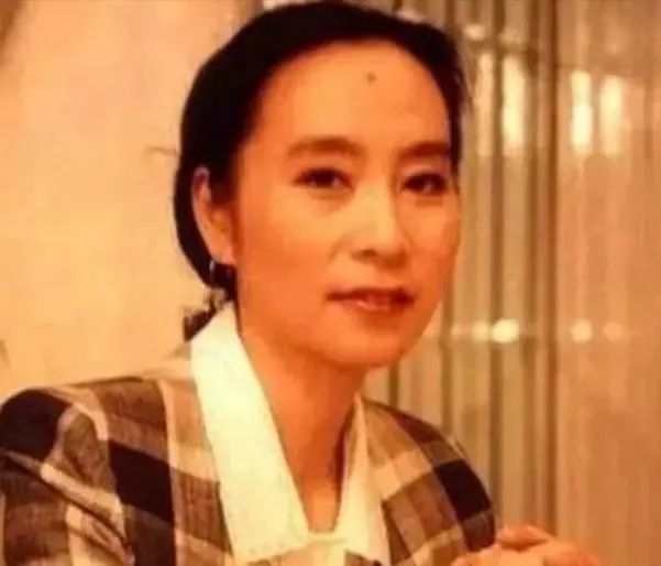 奚美娟和吕中两个相似的实力派演员人生境遇为何反差这么大