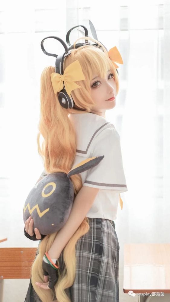 cos:王者荣耀安琪拉时之奇旅cos正片@蠢沫沫