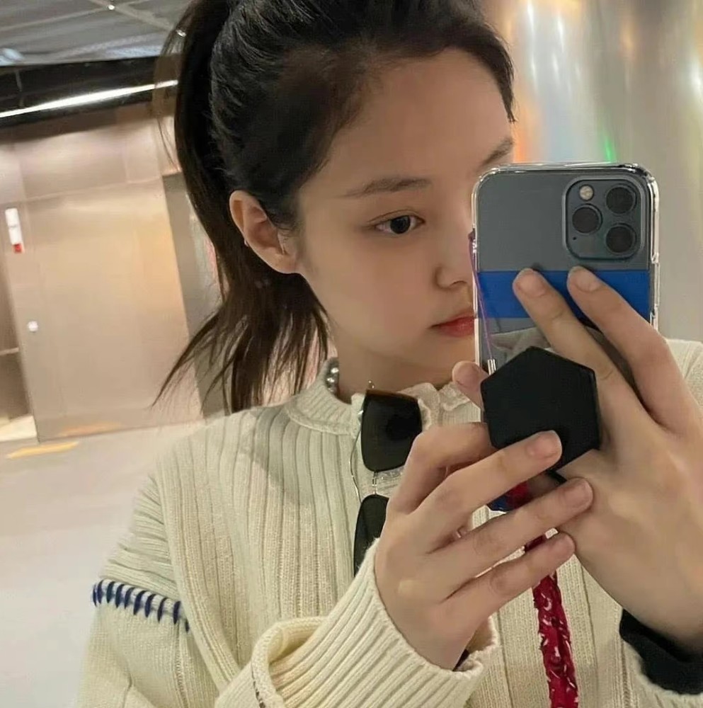 精选jennie头像最美不过金智妮