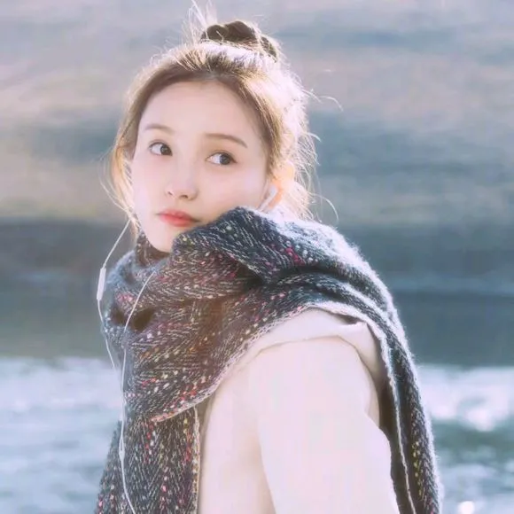 丸子头女生头像
