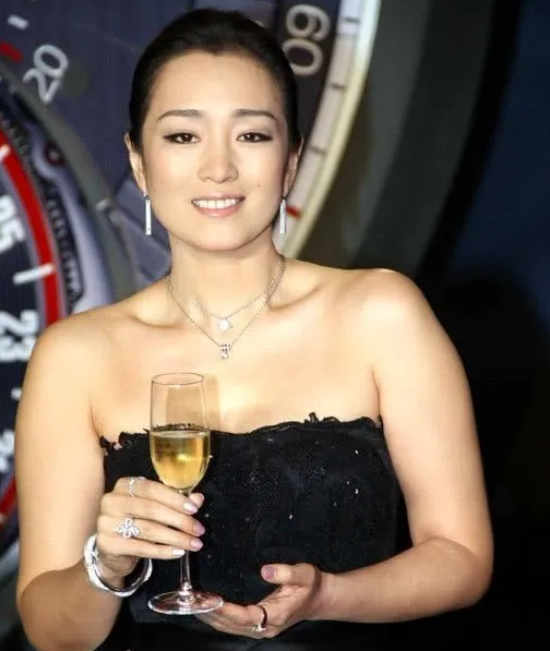 42岁女明星近照被嘲我老了又怎么样