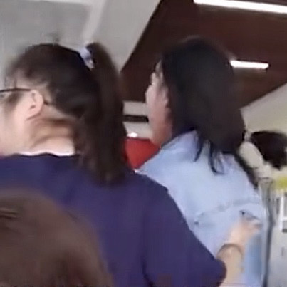 南京某高校食堂抢座男生扇女生耳光脸被扇肿