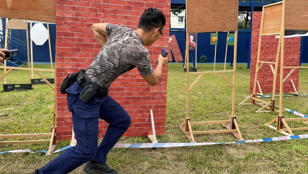 特警风采唐蕤铮铮铁骨好男儿