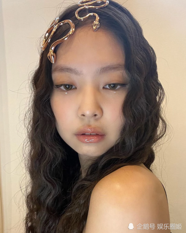 jennie万圣节装扮的私密照片公开!