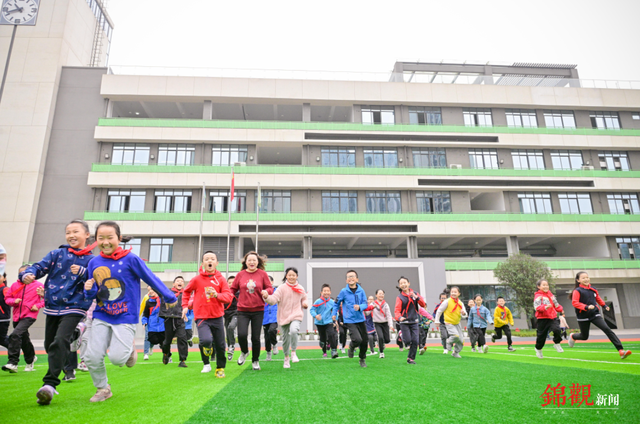 从"老"学校变成"新"学校,友谊小学是成都"老城区"在有限空间有机更新