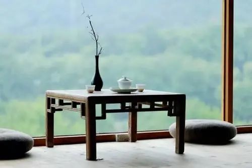 喝杯茶让心静下来享受生活