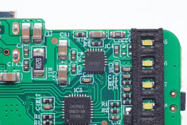 丝印6e803的无线充电一体化发射芯片,内置驱动级和全桥功率mos管.