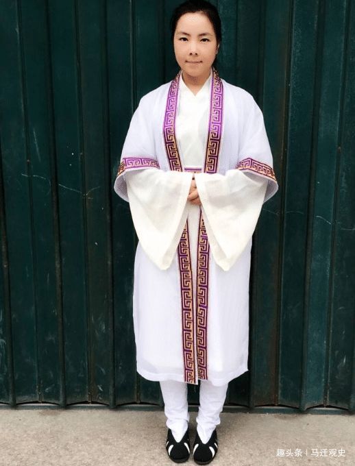 这位女道士俗家名为王焘贞,本是当时一位翰林学士的女儿,但由于出生