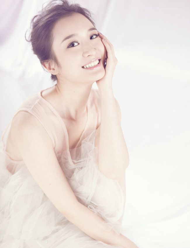 广东梅州女演员林好气质清纯笑容甜美