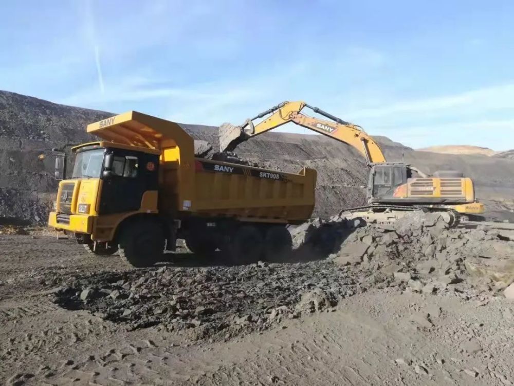进发煤矿丨85台三一大矿车挺进内蒙古