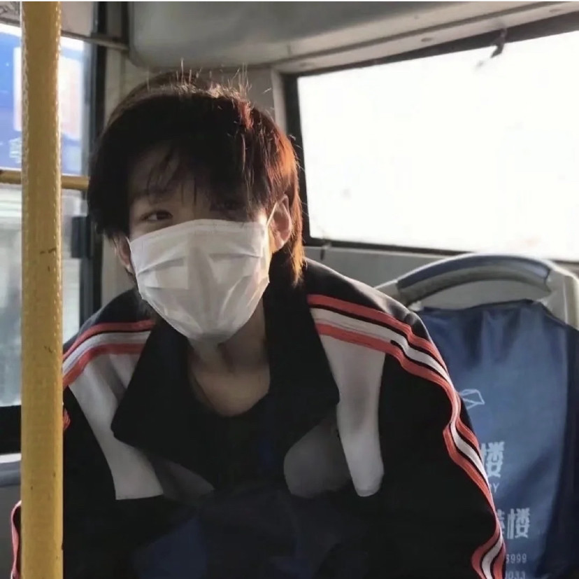 温柔干净的男生头像来看帅哥