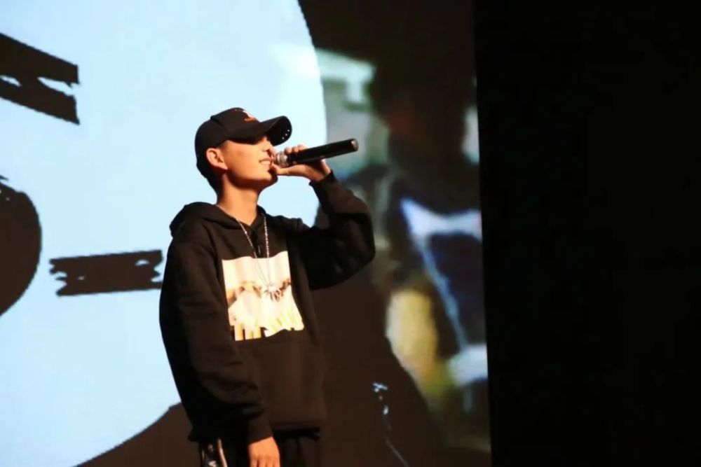 可恶被这位00后rapper给帅到了甬乐发声