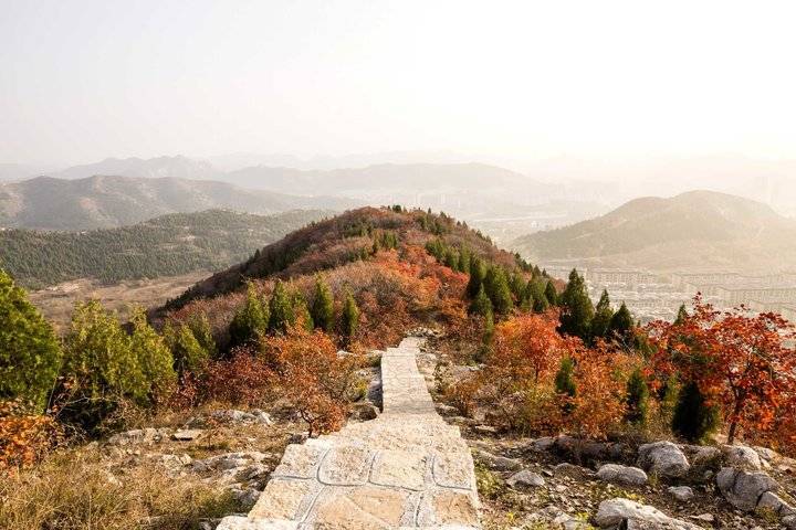 大家都知道济南有座佛慧山,可她的南边还有座神秘的蚰蜒山就不一定都