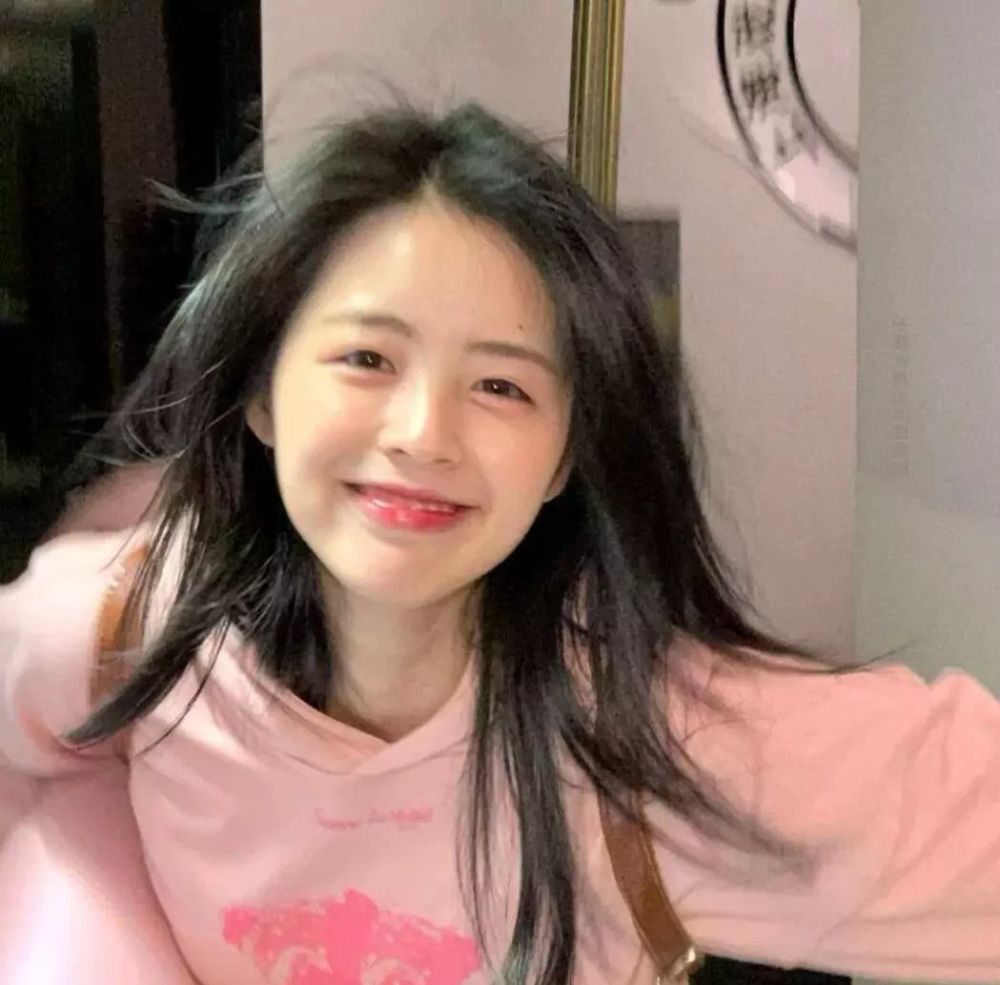 女生头像:爱笑的女孩运气都不会差