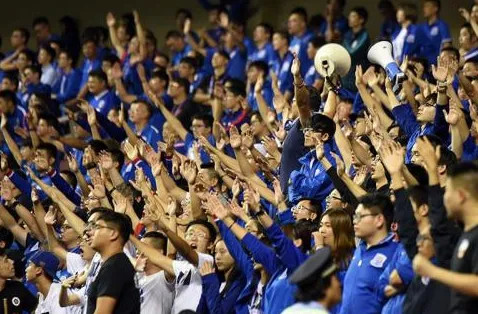 申花球迷会:即日起暂停现场为球队助威,直到球队做出改变