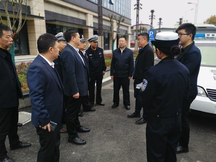 汉中市副市长马卫东调研交通文明示范街路创建暨缓解中心城区停车难