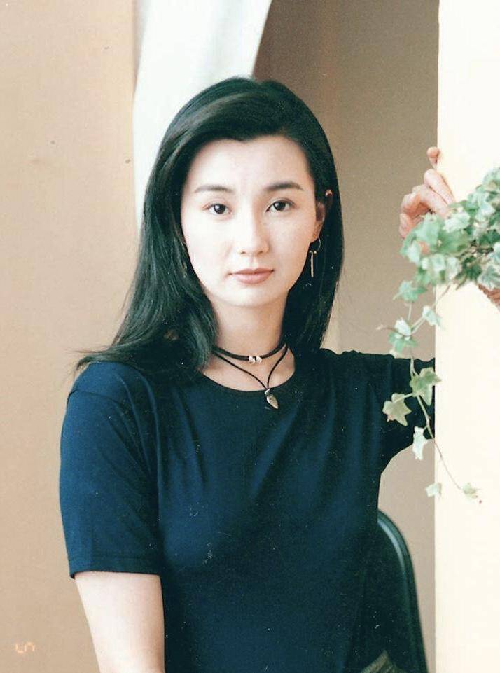 那时候的张曼玉,演技精湛,眼角眉梢都是戏.