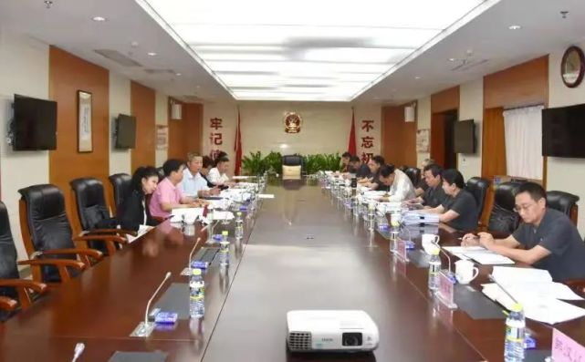 省高院党组成员,政治部主任符铁虎,省高院二级巡视员严献文等陪同调研