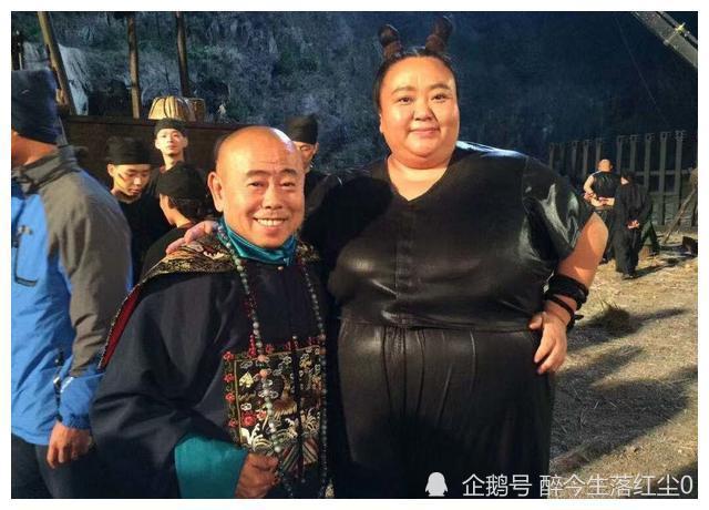 不知道是潘长江心里早有谋划,还是认识辛巴之后,也眼馋他身价上亿?