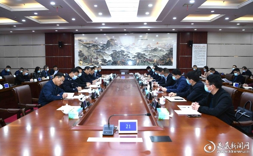 尹华凯主持召开娄底市信访维稳工作调度会