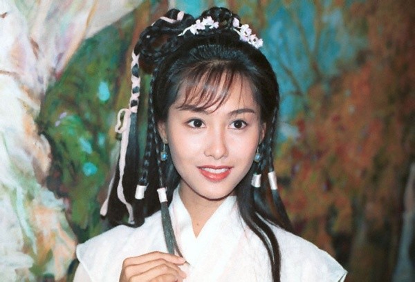 周海媚的版本眉心有一颗红点,几乎成为周芷若的一个标志,其中令人印象