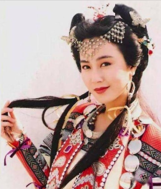 周海媚的版本眉心有一颗红点,几乎成为周芷若的一个标志,其中令人印象