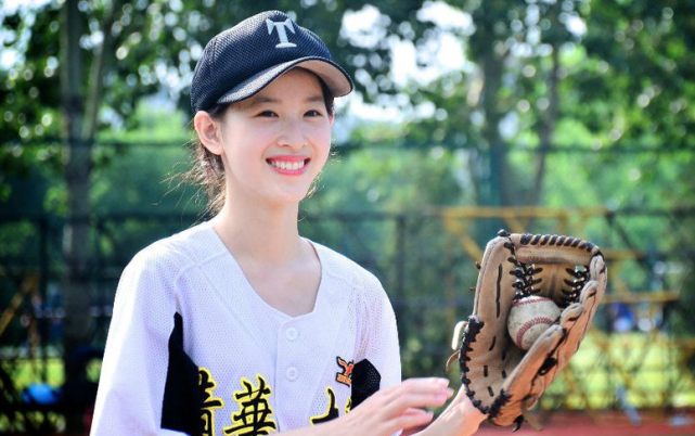 章泽天:成功凭美貌还是手段?清纯小妹逆袭霸总娇妻,亿