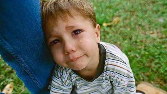 父母要始终让孩子觉得自己是被包容的,不要让他们产生害怕心理,因为这