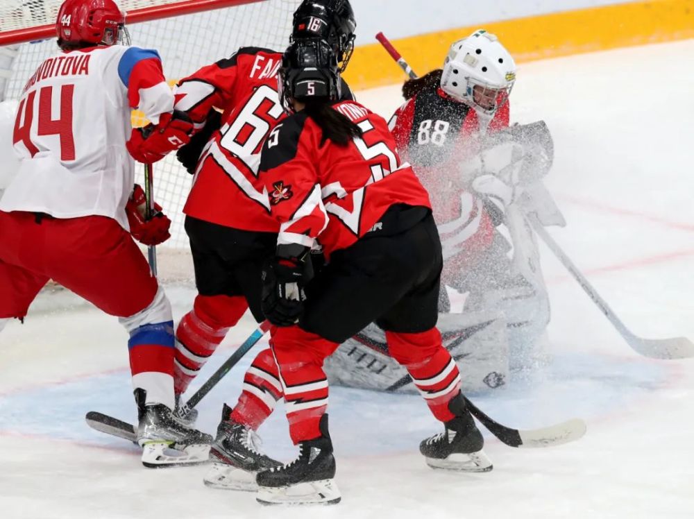 北京2022中国女子冰球队挑战俄罗斯国家队遗憾告负但收获信心