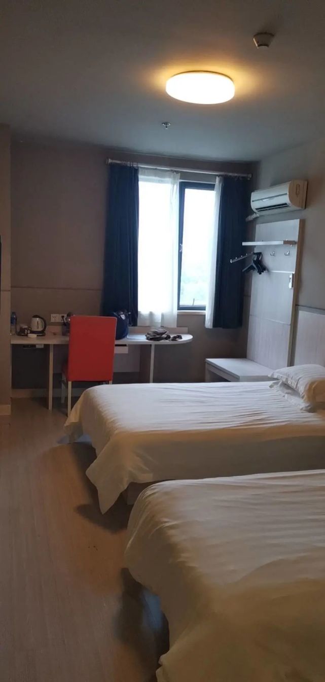 看胡杨林回来被隔离14天,宁波男发帖记录经过!网友:伙食真好