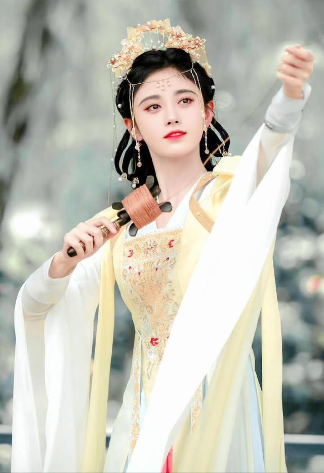 鞠婧祎:出演《嘉南传》古灵精怪,造型百变