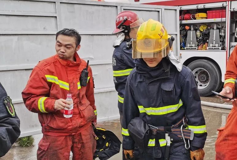 "全国应急管理系统先进工作者"季辛德:政府专职消防员队伍中的模范