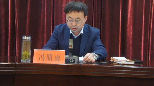 冯明雨指出:教育系统各学校要探索设立班级,学校"安全信息员,及早