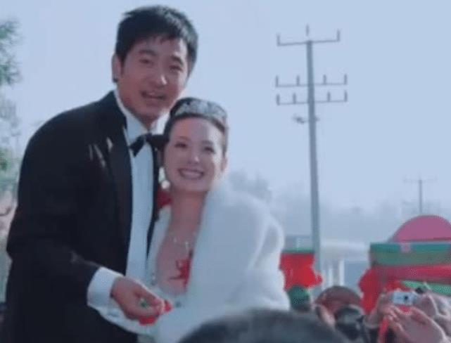 郭晓冬夫妇结婚14周年,程莉莎晒旧照秀恩爱,回临沂老家办婚礼一脸幸福