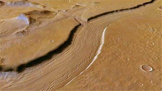 火星上的沟渠是河床吗火星上发现的湖泊真存在液态水吗