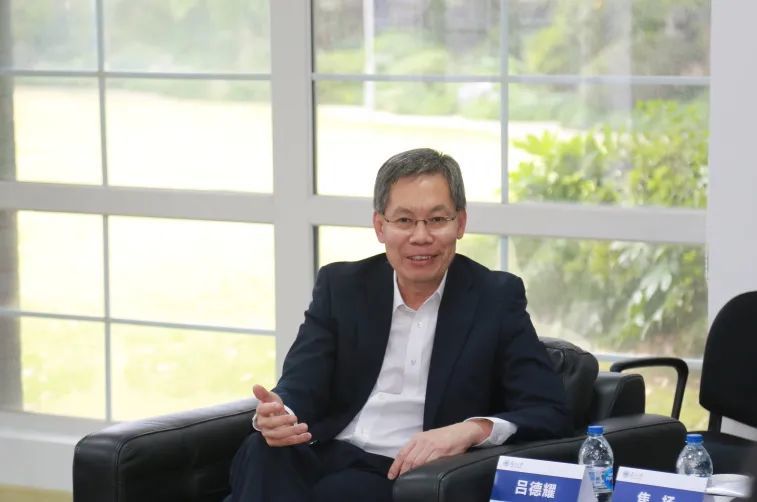 新加坡驻华大使吕德耀一行来访复旦大学