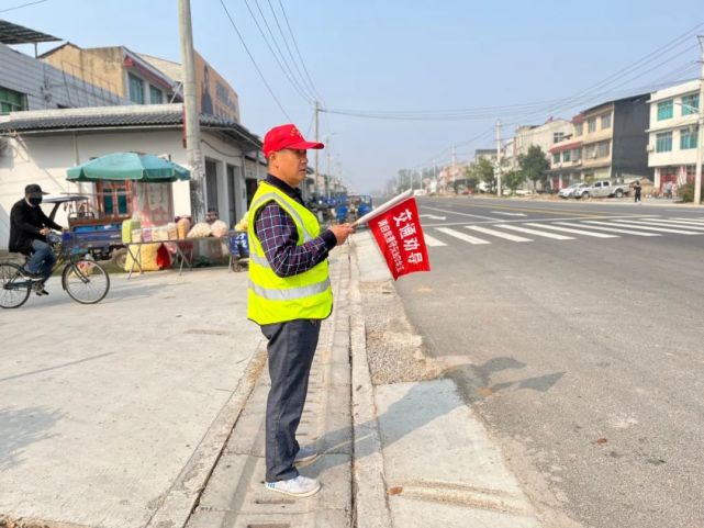 石首出现"农村交通协管员,助力交通平安守护