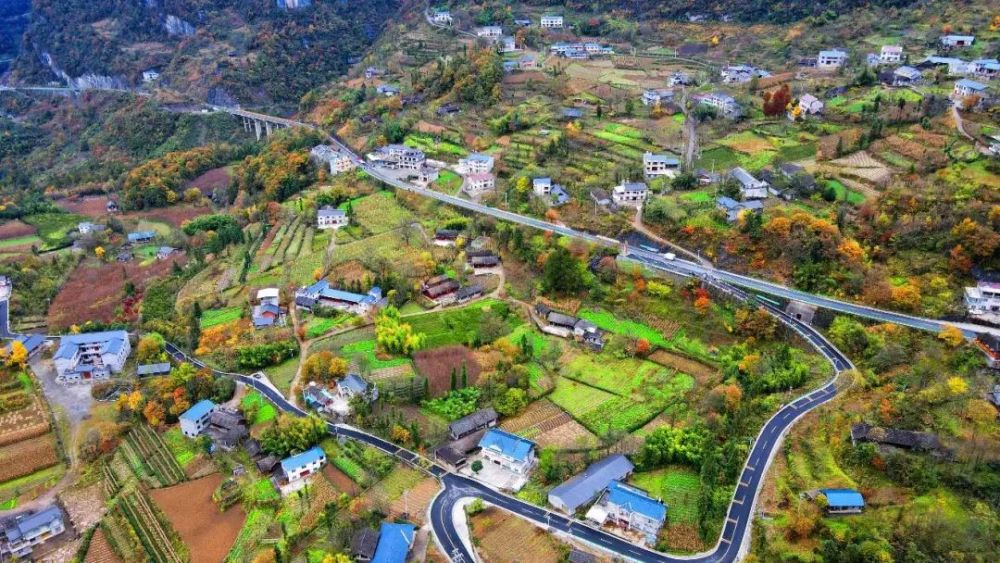 湖北宜昌秋天栗子坪美丽的乡村旅行地