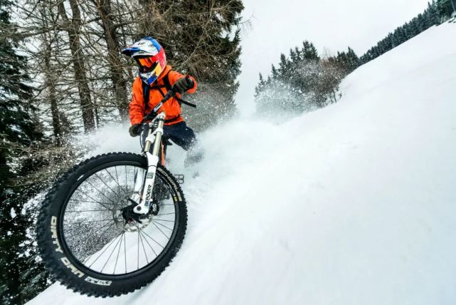 周末好大雪—眼馋一下雪地骑行美图,再加一个可爱宝贝