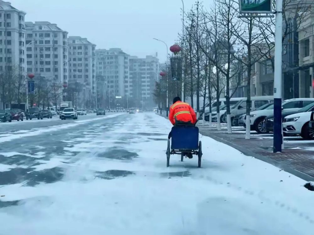 暴风雪中的坚守