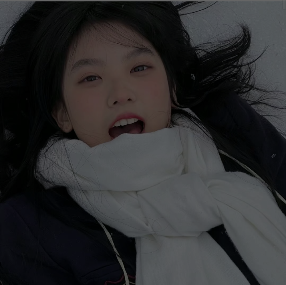 ins下雪了女生头像