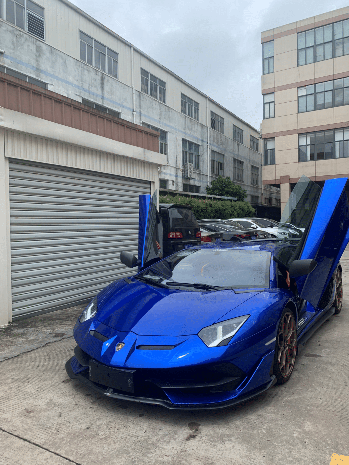 犀利的造型,真正意义上的"牛中牛"兰博基尼aventador svj