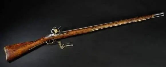 为何准噶尔叛军大量装备火枪,而条件更好的清军反而坚持用弓箭?