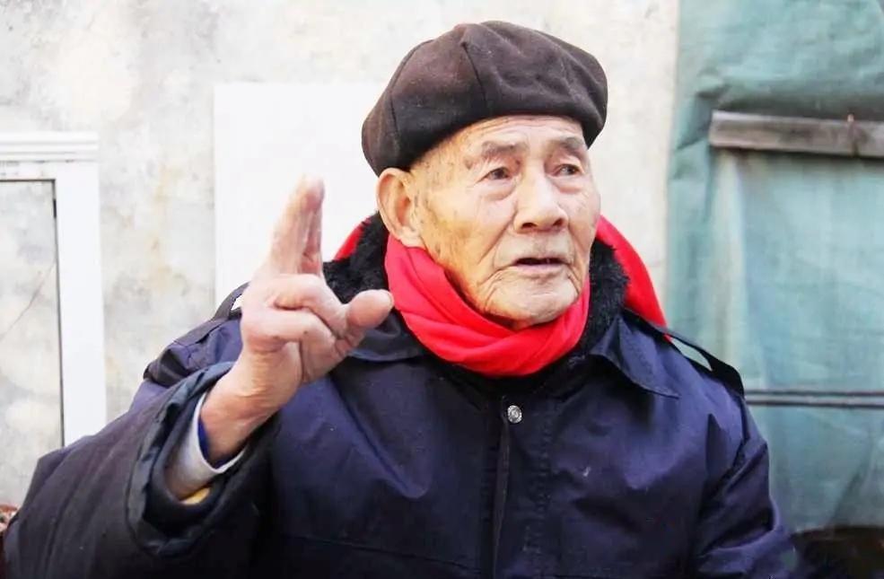 为何有些退休金高的老人也会晚年生活凄惨70岁大爷说出真心话