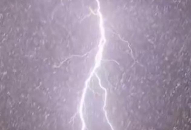 "雪天打雷"非常罕见,近日出现于内蒙古,民众为何害怕碰到?