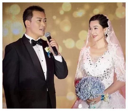 著名演员黄海冰:把前妻当亲人,二婚娶小12岁妻子过另类小日子