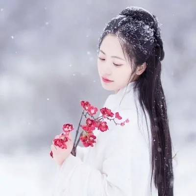 古风真人女生头像我在时光中穿梭只为找回曾经美好的时光